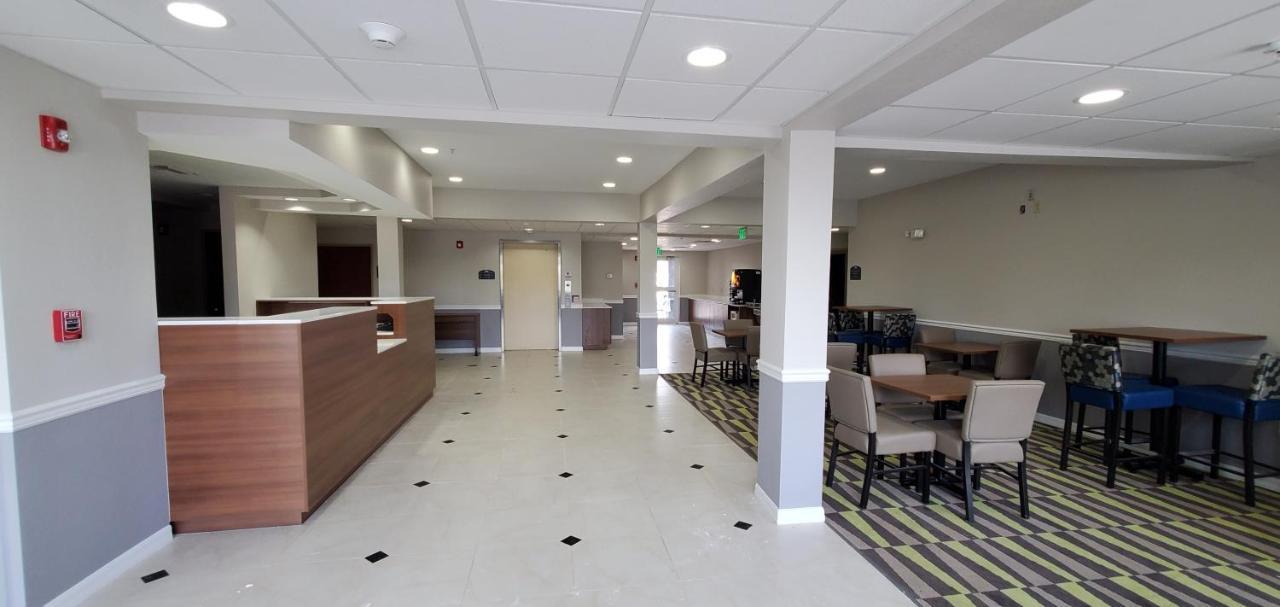Microtel Inn & Suites By Wyndham Panama City Eksteriør billede