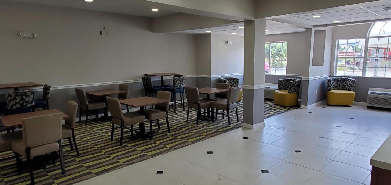 Microtel Inn & Suites By Wyndham Panama City Eksteriør billede