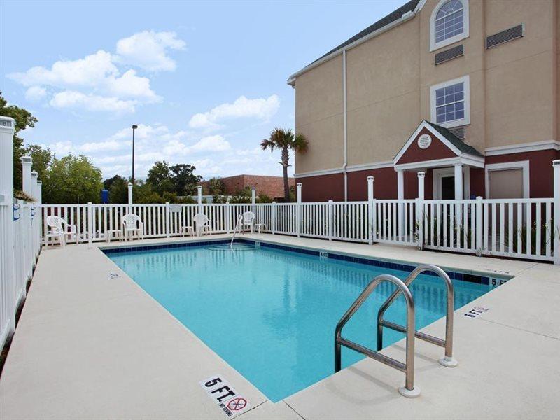 Microtel Inn & Suites By Wyndham Panama City Eksteriør billede