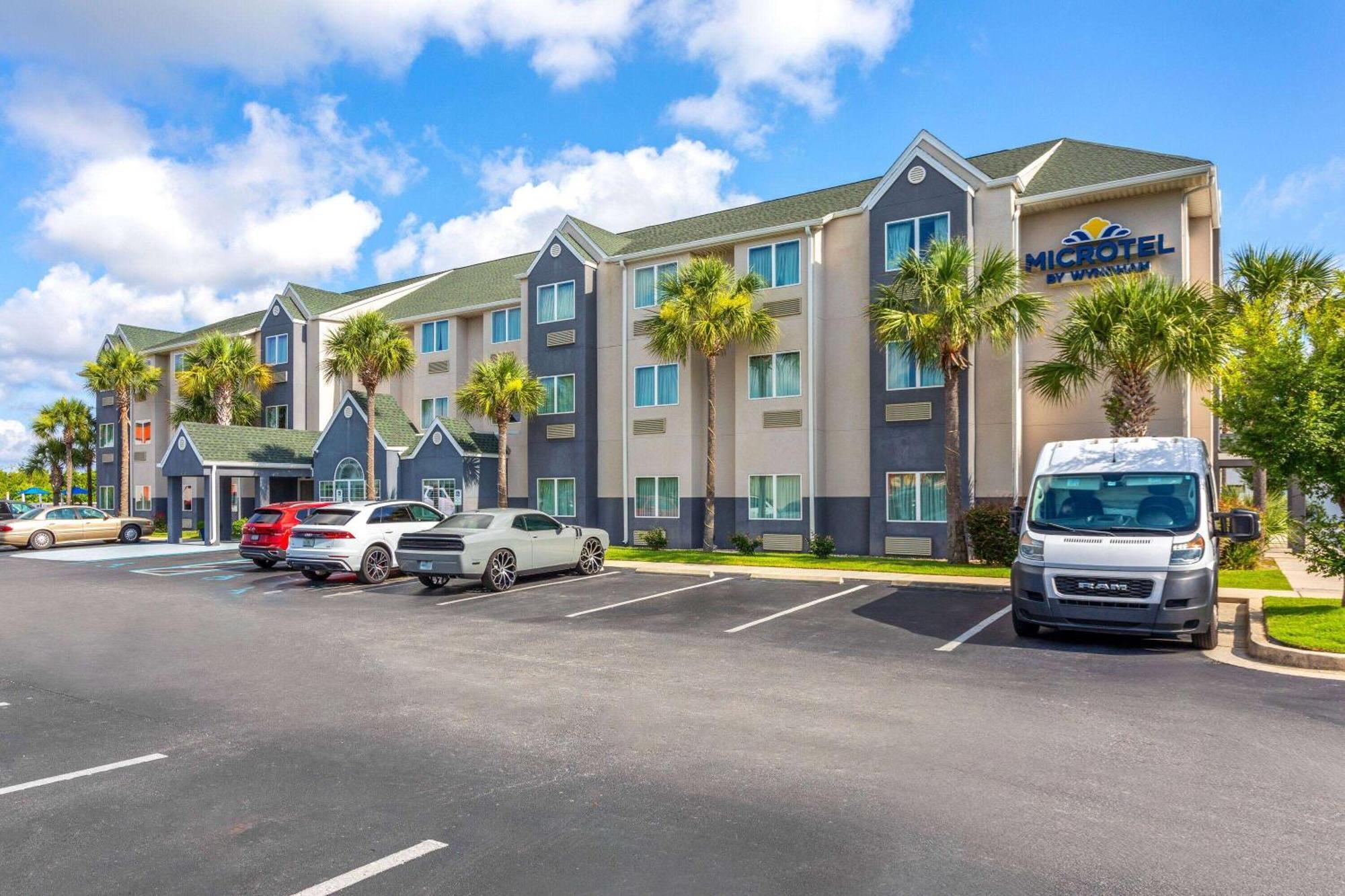 Microtel Inn & Suites By Wyndham Panama City Eksteriør billede