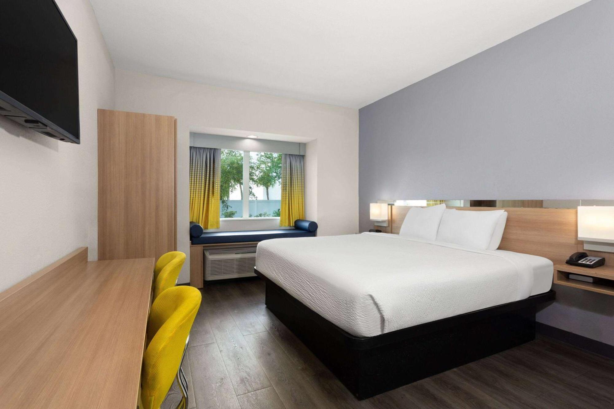 Microtel Inn & Suites By Wyndham Panama City Eksteriør billede