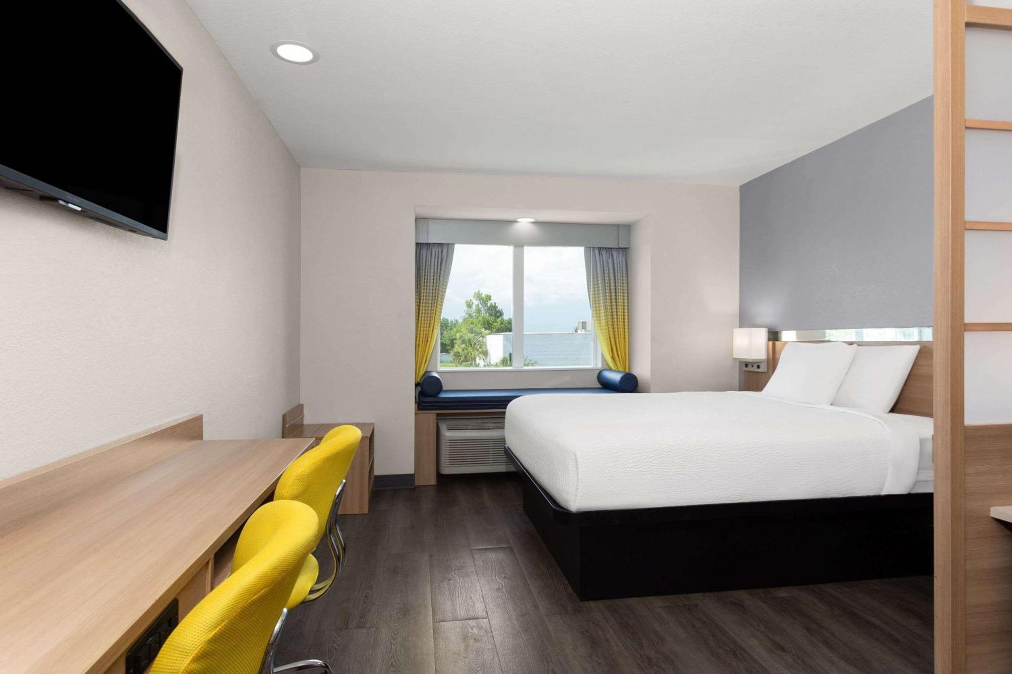 Microtel Inn & Suites By Wyndham Panama City Eksteriør billede