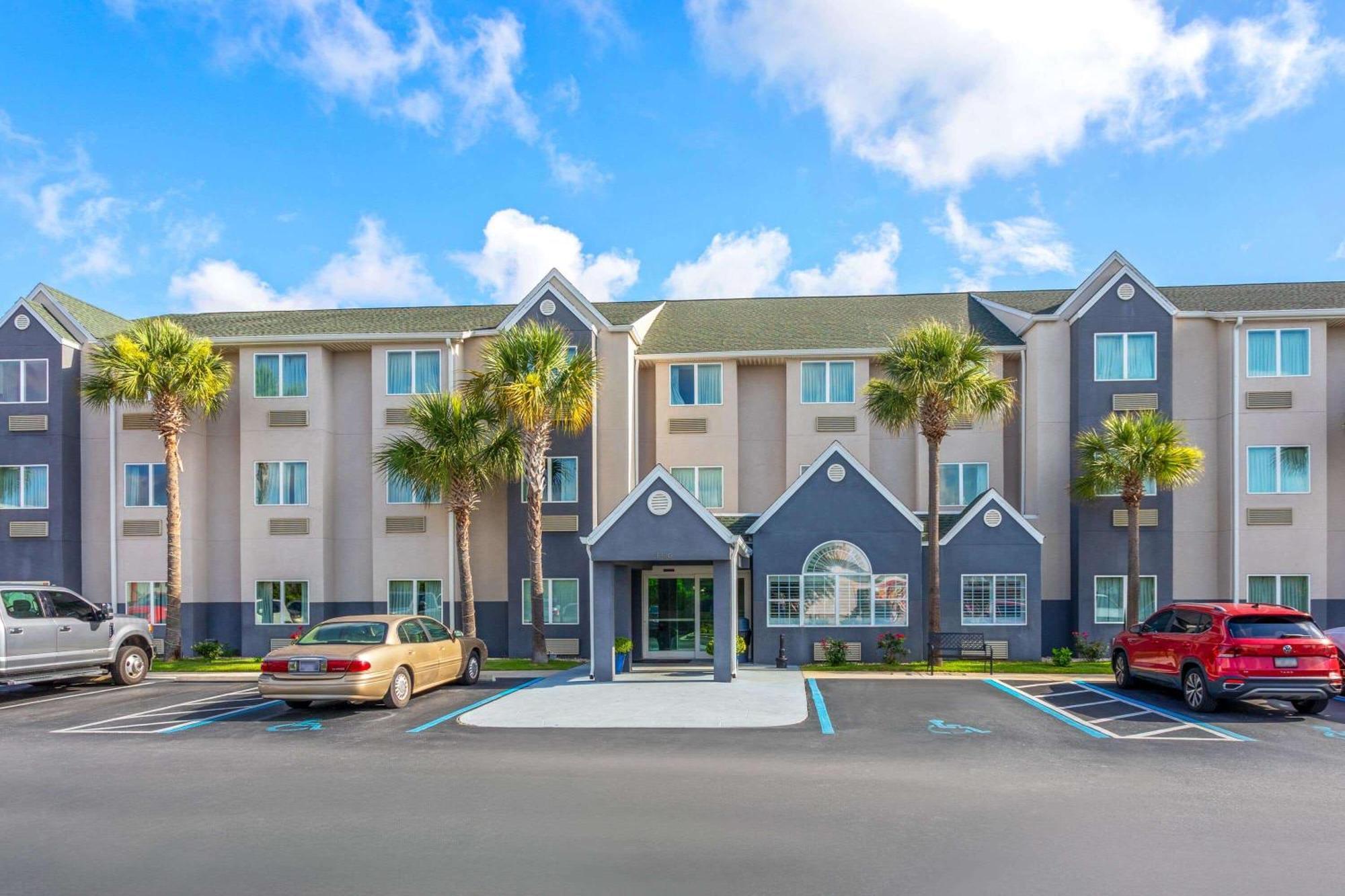 Microtel Inn & Suites By Wyndham Panama City Eksteriør billede