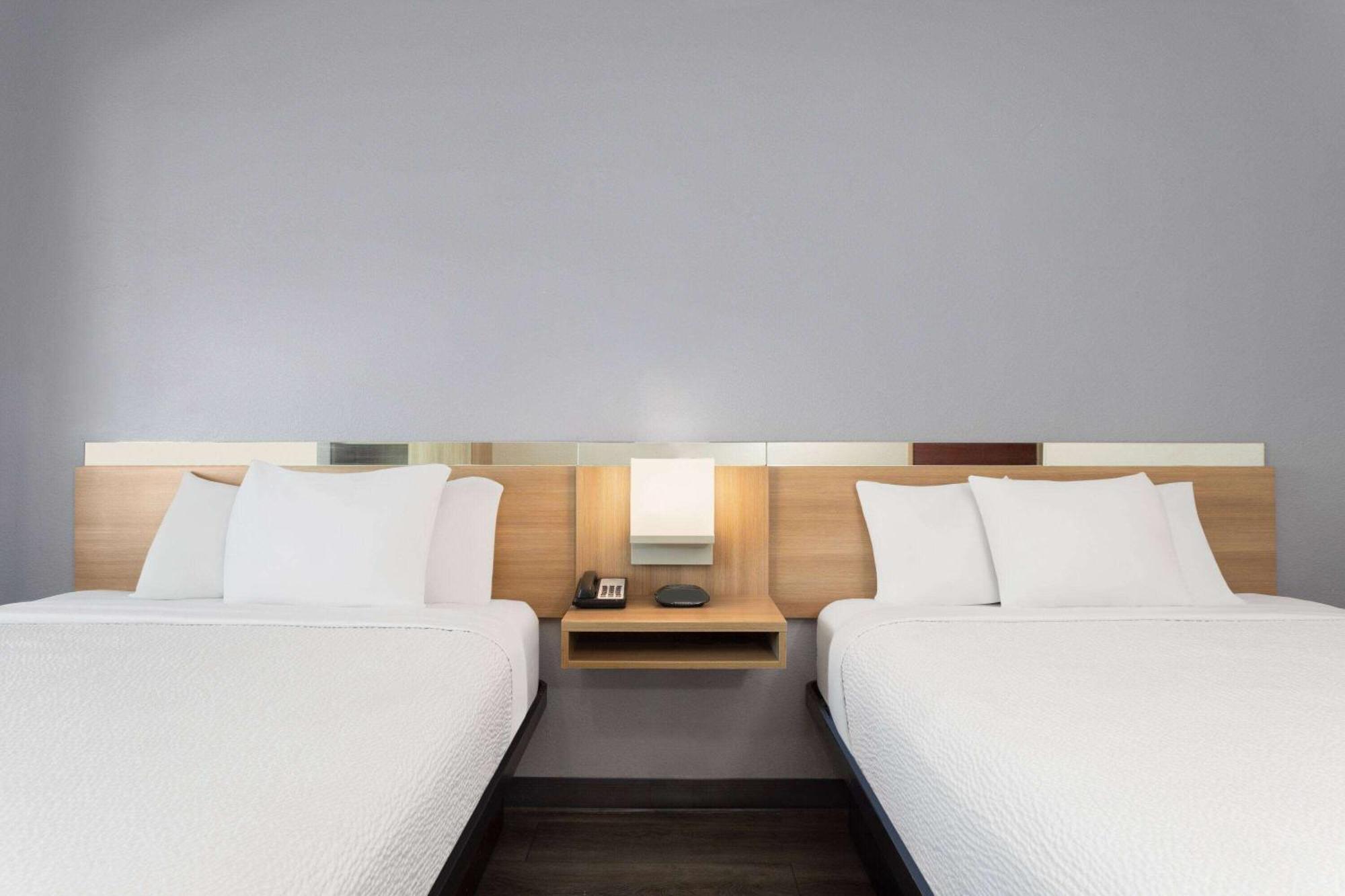 Microtel Inn & Suites By Wyndham Panama City Eksteriør billede